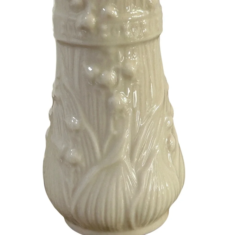 Belleek Lily of the Valley Vase 7